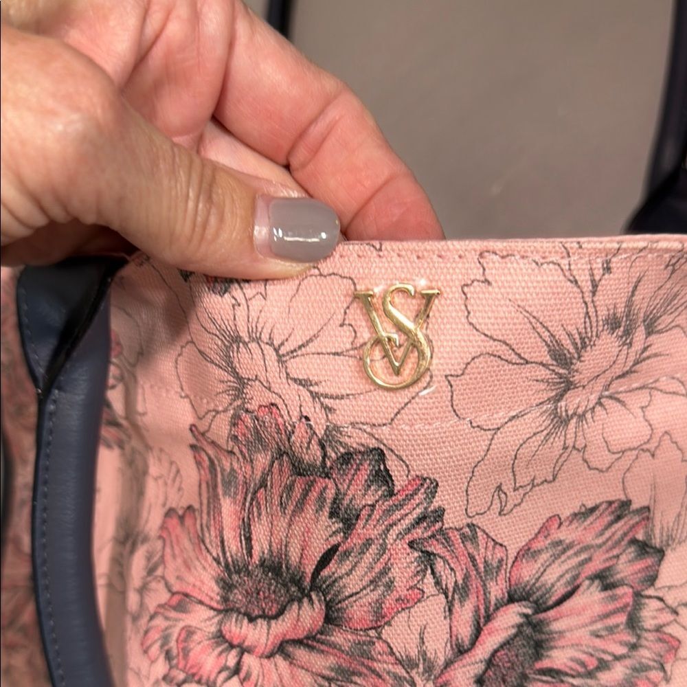 Victoria's Secret Pink Floral Tote with Dark Gray/Grey and Black Trim - Picture 9 of 10